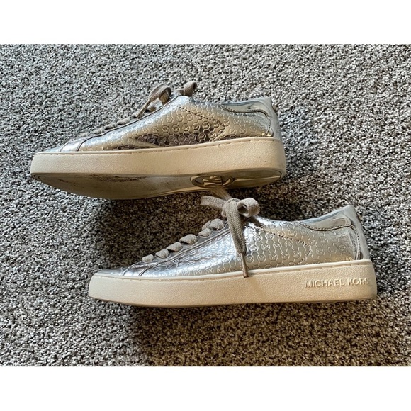 MICHAEL KORS Size 7 Silver Mirror Logo Print Lace Up Fashion Sneakers R $99 - Picture 5 of 14